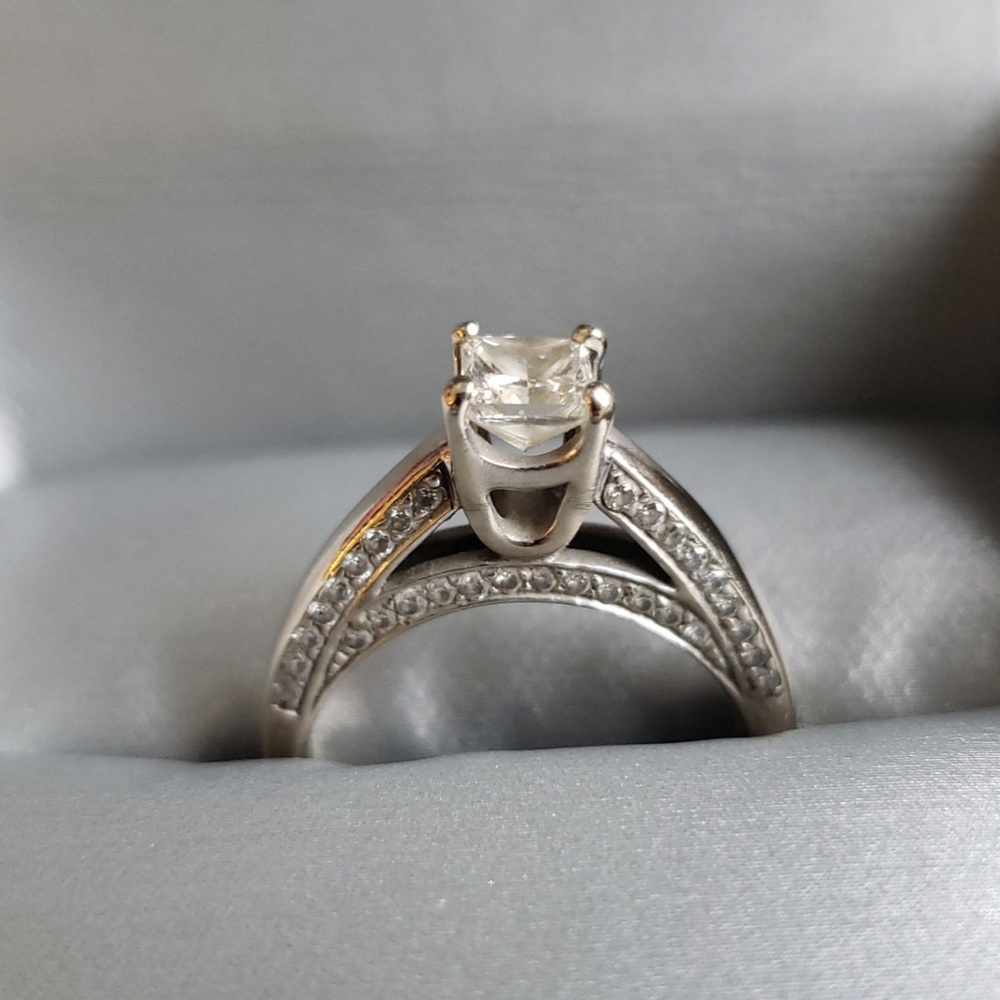 Diamond ring - Picture 3 of 5